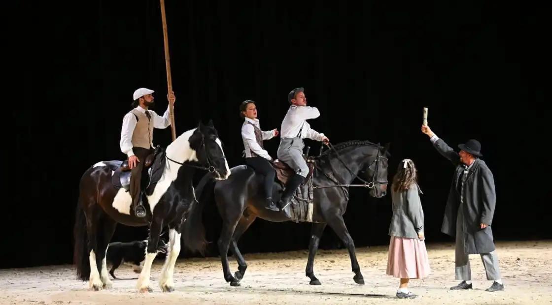 2025-11-11salonangersetoiles-equestres-9-les-garennes-aspect-ratio-1600-1000