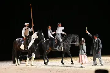 2025-11-11salonangersetoiles-equestres-9-les-garennes-aspect-ratio-1600-1000